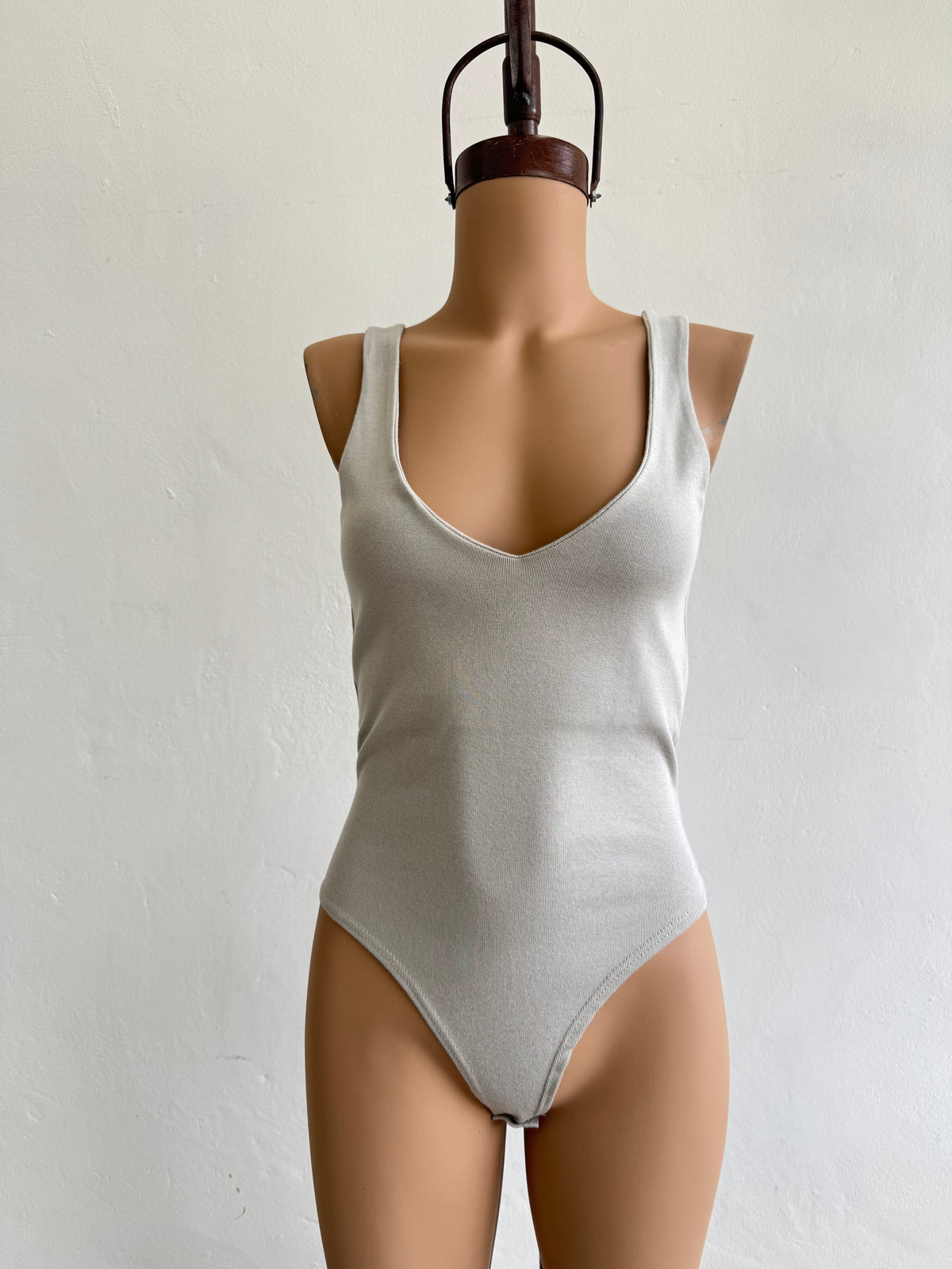 BODY ALGODÓN REEB CUELLO V
