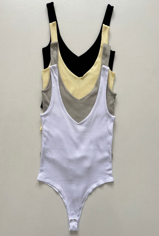 BODY ALGODÓN REEB CUELLO V