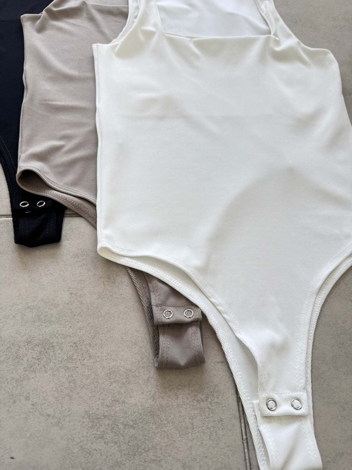 BODY CUELLO CUADRADO EMBOLSADO REEB
