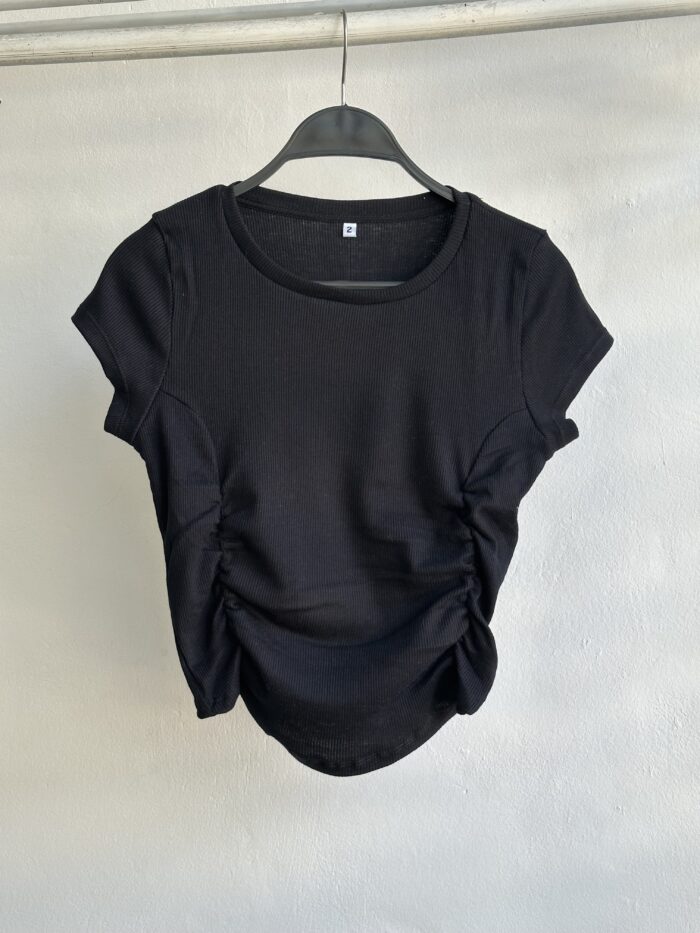 remera con frunce