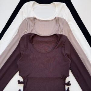 CAMISETA CON ARGOLLAS